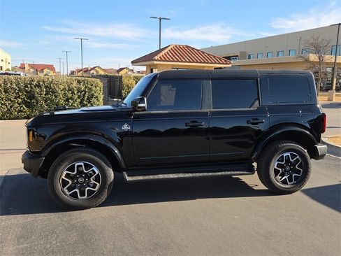 New 2025 Ford Bronco Outer Banks image 2