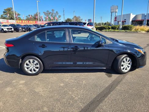 Used 2023 Toyota Corolla LE FWD image 3