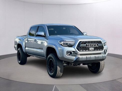 Used 2021 Toyota Tacoma SR5 RWD image 8