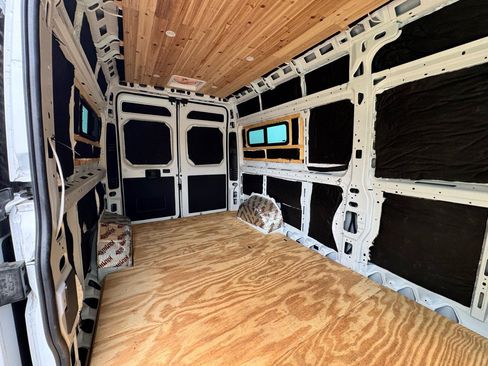 Used 2023 RAM ProMaster 2500 w/ Convenience Group FWD image 18