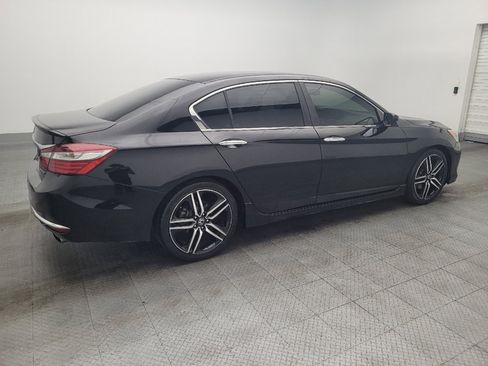 Used 2017 Honda Accord Sport image 10