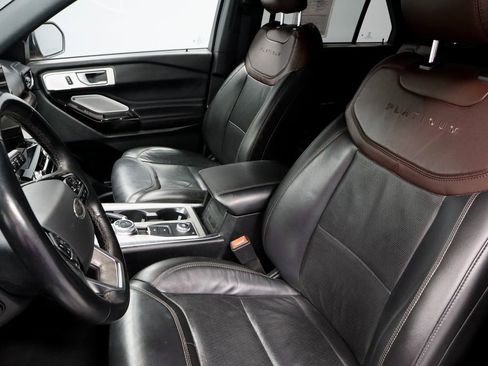 Certified 2022 Ford Explorer Platinum w/ Technology Package image 29