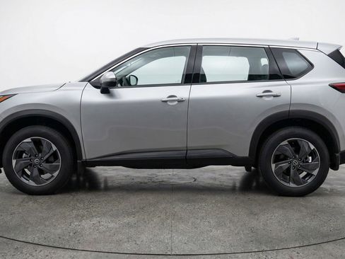 Used 2025 Nissan Rogue SV FWD image 5
