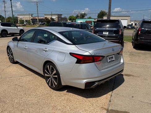 Used 2019 Nissan Altima 2.5 SR FWD image 3