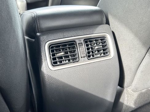 Used 2015 Nissan Altima 2.5 SV w/ Convenience Package image 17