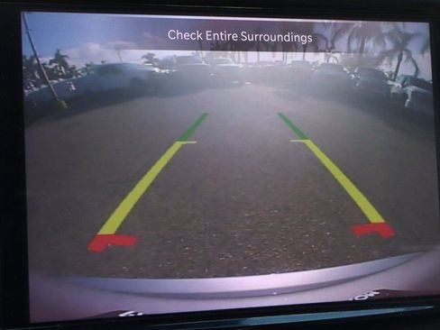 Used 2021 Chrysler Pacifica Touring-L image 37