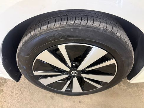 Used 2020 Nissan Altima 2.5 SL AWD/4WD image 14