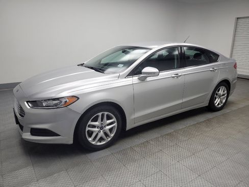 Used 2014 Ford Fusion SE image 2