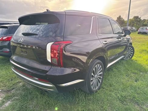 Used 2024 Hyundai Palisade Calligraphy FWD image 4