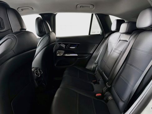 Certified 2024 Mercedes-Benz GLC 300 image 9