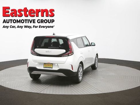 Used 2025 Kia Soul LX FWD image 39