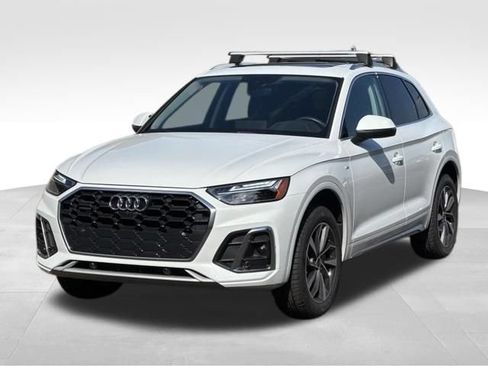 Used 2023 Audi Q5 2.0T Premium Plus w/ Premium Plus Package AWD/4WD image 3