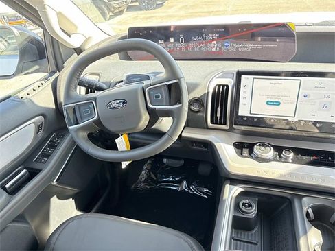 New 2025 Ford Expedition Active image 14
