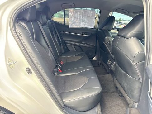 Used 2024 Toyota Camry XLE w/ Cold Weather Package FWD image 10