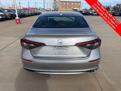 Used 2025 Honda Civic Sport image 4