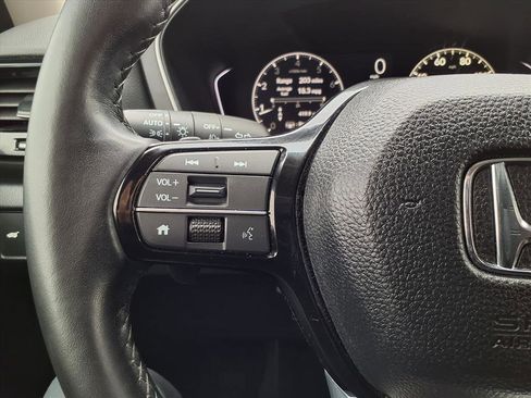 Certified 2024 Honda Pilot Touring image 15