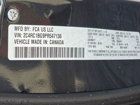 Used 2023 Chrysler Pacifica Touring-L FWD image 54