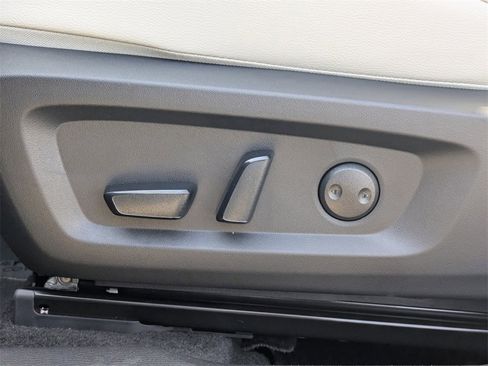 New 2025 Mitsubishi Outlander SEL image 21