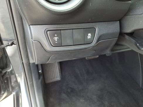 Used 2024 Kia Forte LXS image 17