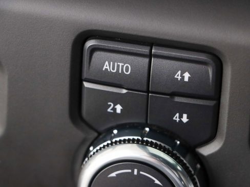 Used 2024 GMC Sierra 2500 AT4 w/ AT4 Premium Plus Package AWD/4WD image 24
