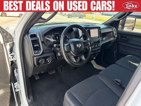 Used 2024 RAM 3500 Tradesman w/ Chrome Appearance Group AWD/4WD image 11