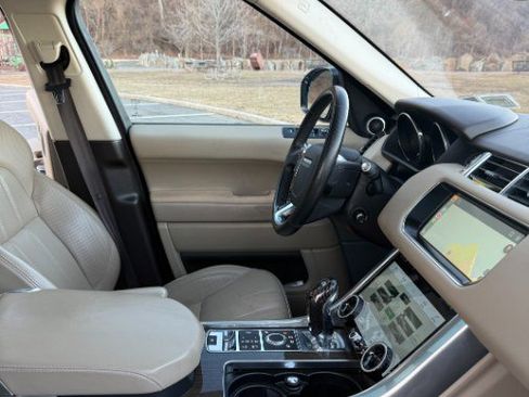 Used 2017 Land Rover Range Rover Sport HSE image 23