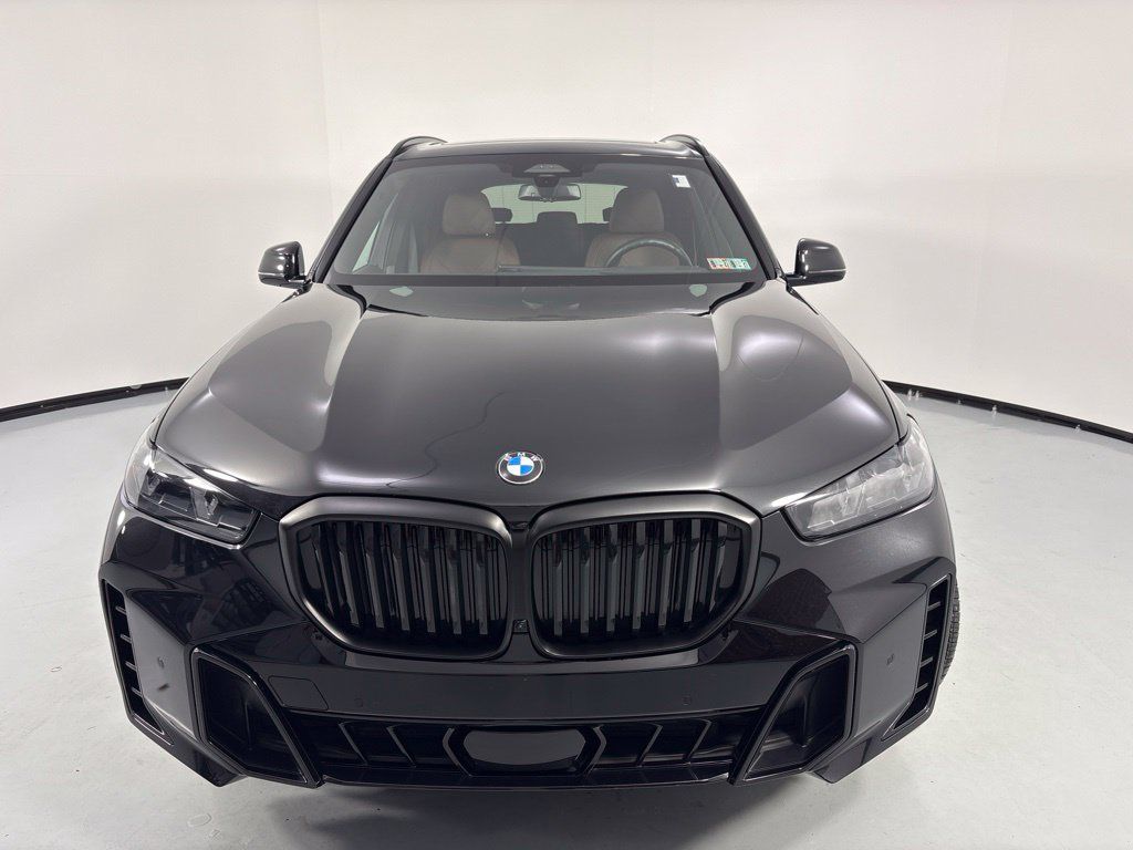 Certified 2024 BMW X5 xDrive40i w/ M Sport Package AWD/4WD image 3