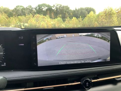 Used 2023 Nissan Ariya AWD image 13