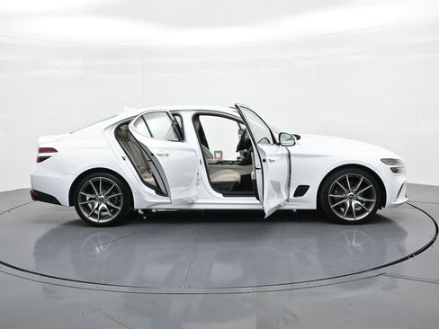 Used 2023 Genesis G70 2.0T image 24