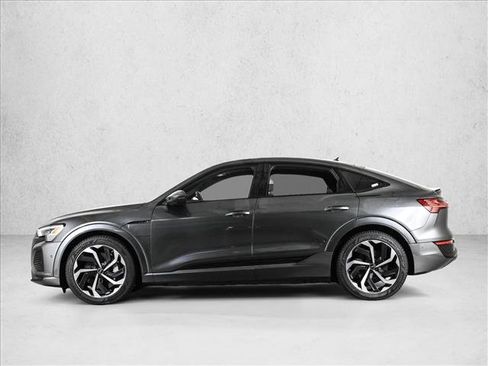 Used 2024 Audi Q8 e-tron Premium Plus AWD/4WD image 9