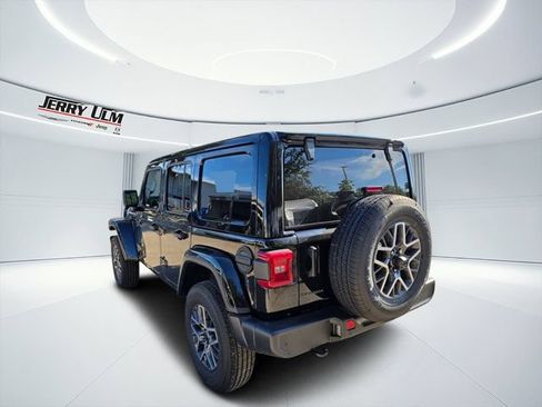 New 2025 Jeep Wrangler Unlimited Sahara w/ Safety Group AWD/4WD image 4