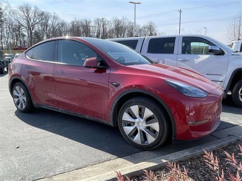 Used 2023 Tesla Model Y Long Range image 9