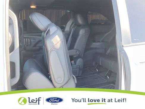 Used 2025 Toyota Sienna XSE image 27