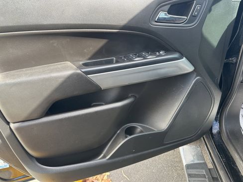 Used 2021 Chevrolet Colorado LT w/ Safety Package image 14