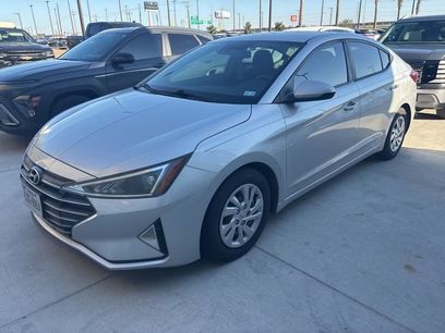 Used 2020 Hyundai Elantra SE w/ Cargo Package (C1)