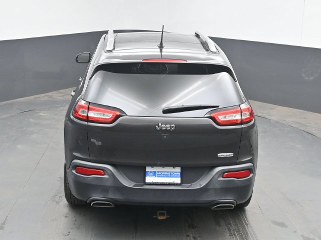 Used 2015 Jeep Cherokee Latitude w/ Comfort/Convenience Group FWD image 37