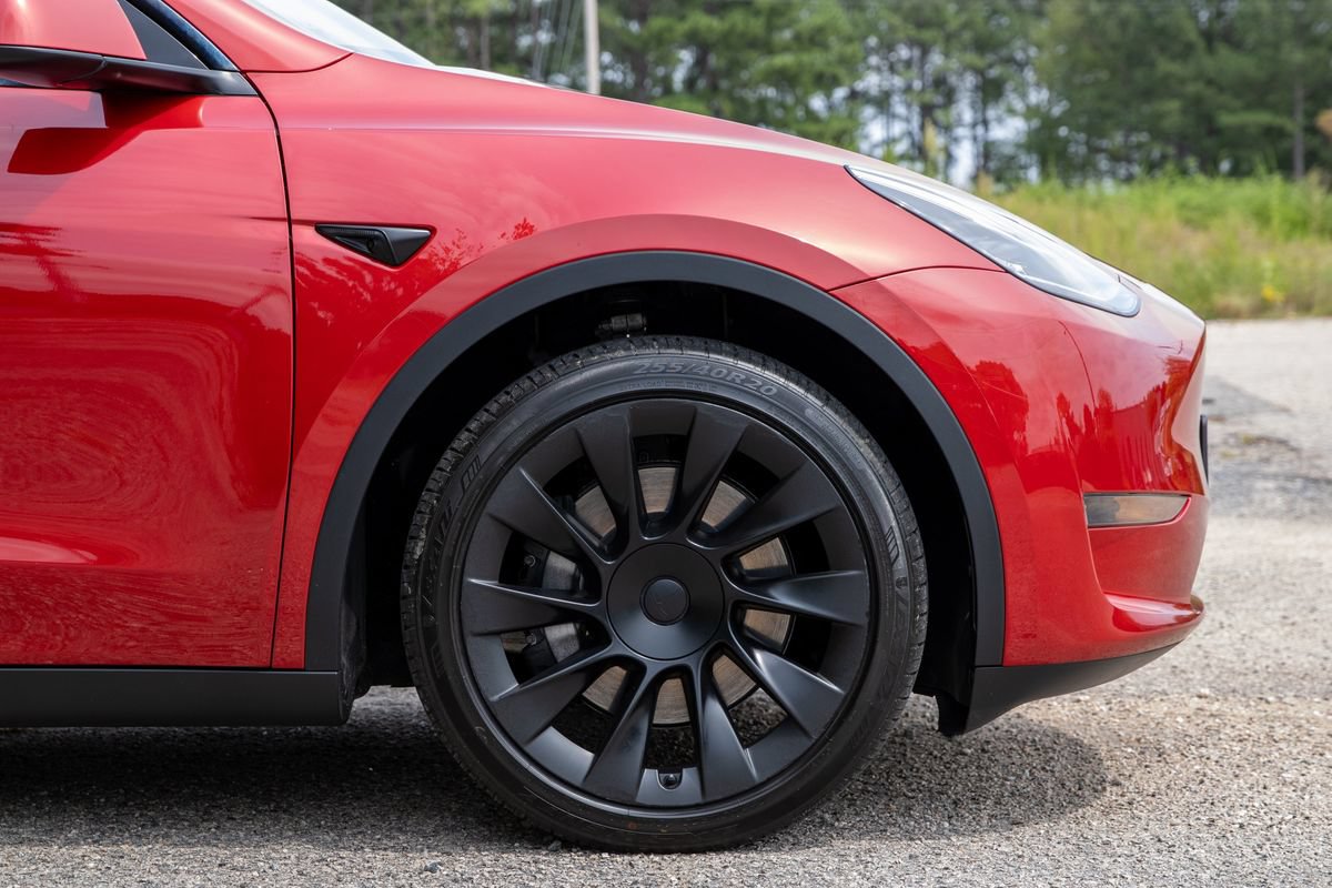 Used 2023 Tesla Model Y Long Range AWD/4WD image 5