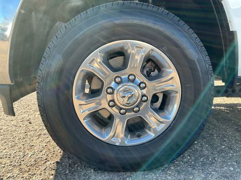 Used 2024 RAM 2500 Big Horn AWD/4WD image 14