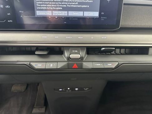 Used 2024 Kia EV9 Wind image 23