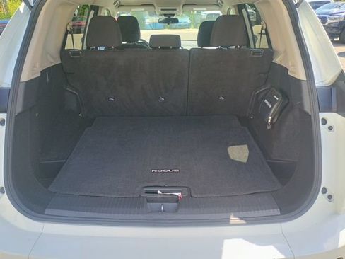 Used 2024 Nissan Rogue S AWD/4WD image 18