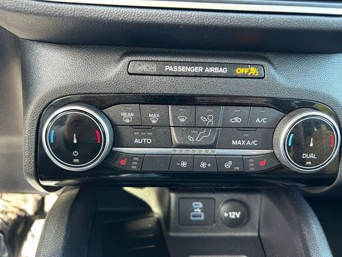 Certified 2022 Ford Escape SEL w/ SEL Stealth AWD Package image 31