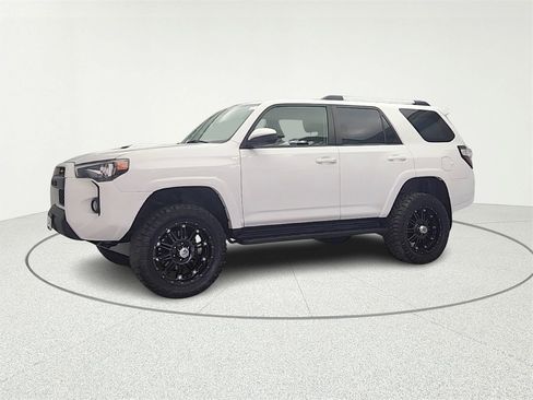 Used 2014 Toyota 4Runner Limited image 3