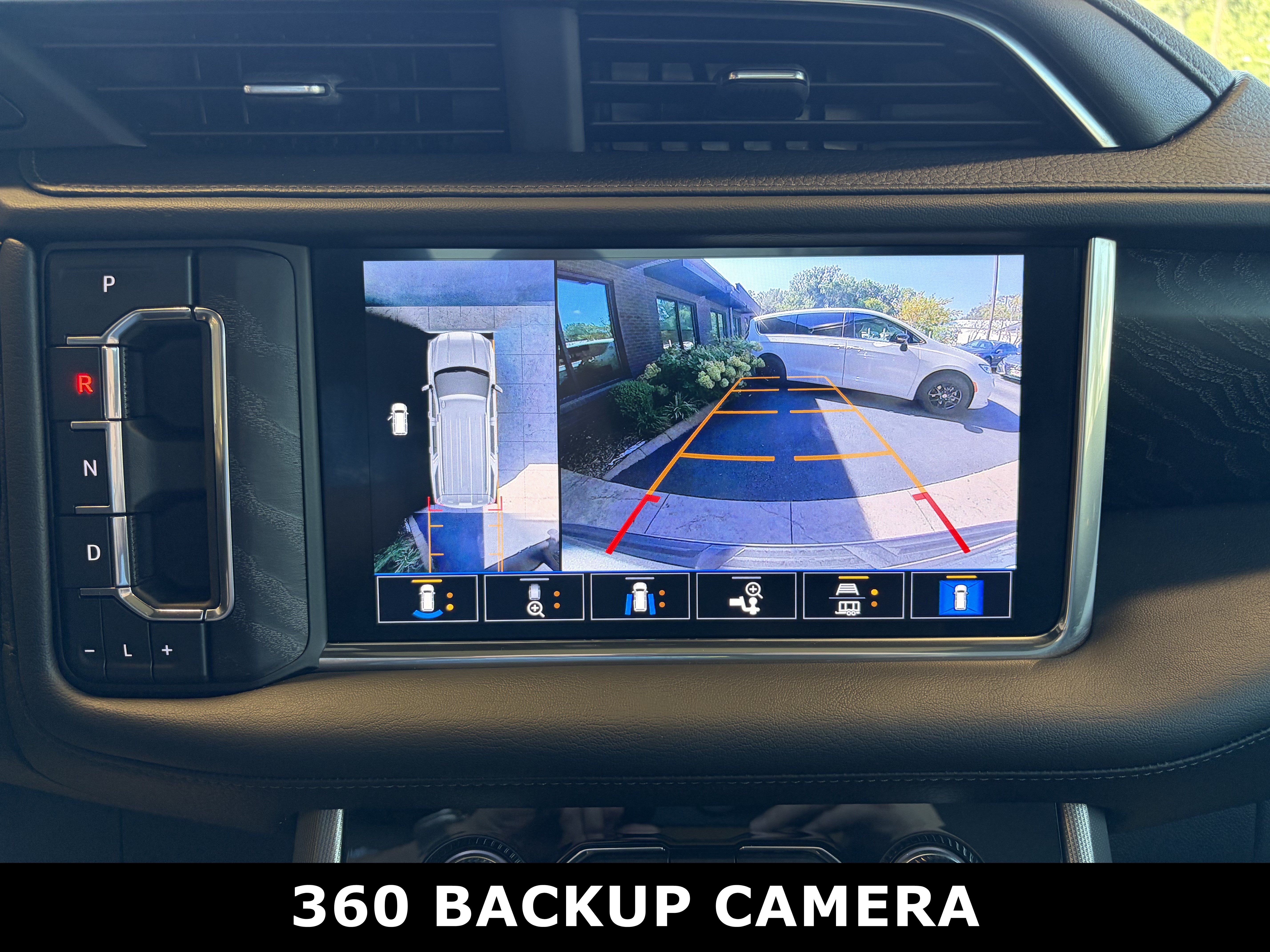 Used 2021 GMC Yukon Denali w/ Denali Premium Package AWD/4WD image 25