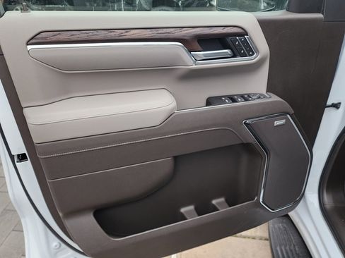 New 2026 GMC Sierra 1500 SLT image 14