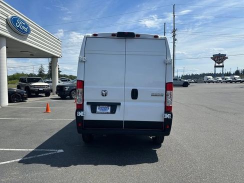 Used 2026 RAM ProMaster 2500 w/ Convenience Group FWD image 3
