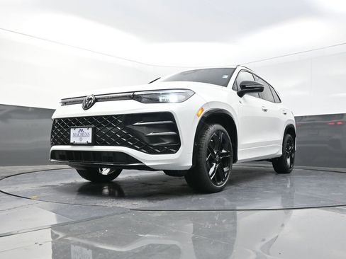 New 2026 Volkswagen Tiguan SE R-Line image 21