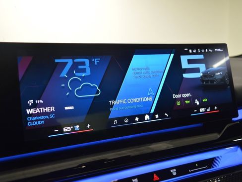 Used 2025 BMW M5 w/ Carbon Package image 27