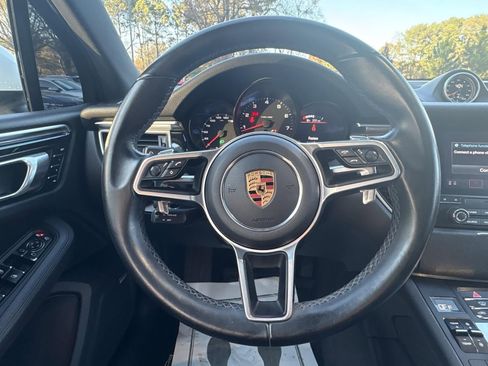 Used 2018 Porsche Macan image 28