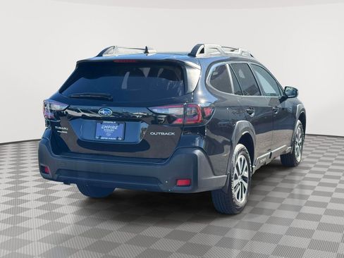 Used 2023 Subaru Outback Premium AWD/4WD image 5