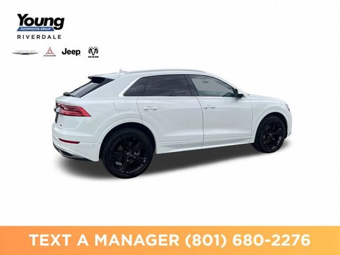 Used 2023 Audi Q8 Premium AWD/4WD image 5